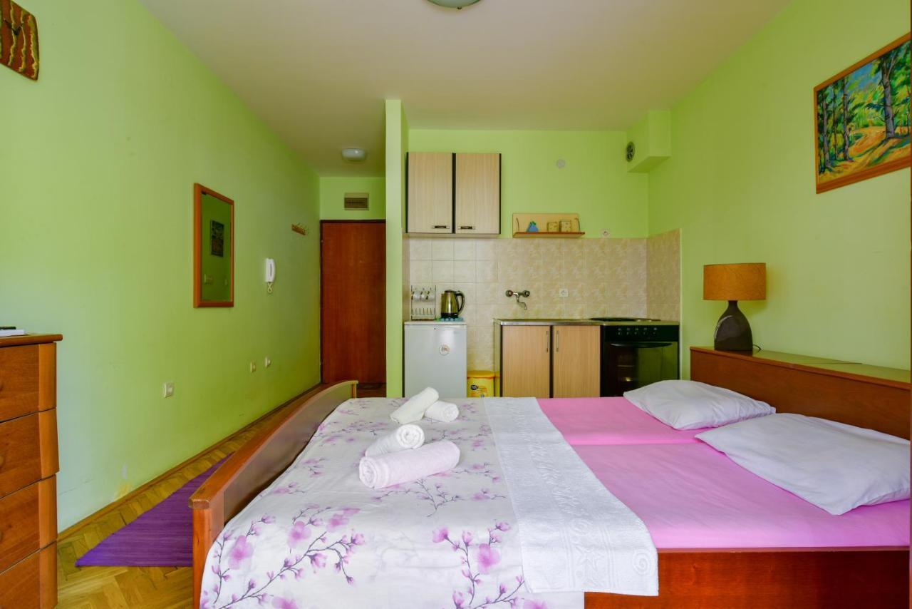 Gasthof And Oregon Budva