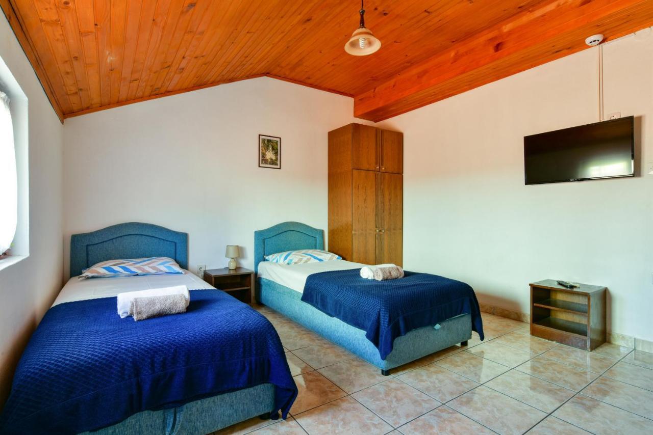 Gasthof And Oregon Budva